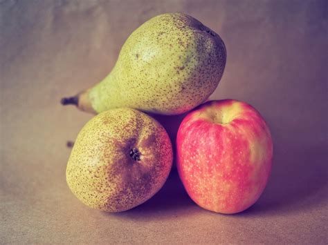 Apple vs Pear - Difference and Comparison - Healthy Life Web