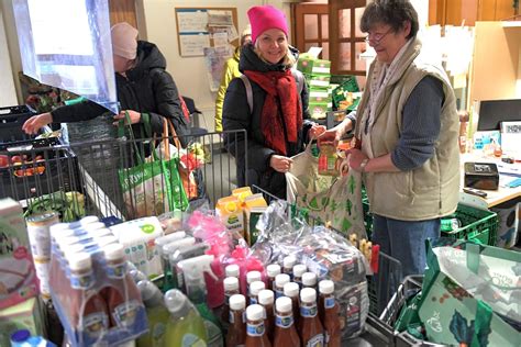 Tafel In Freiberg Ist Am Anschlag Ausgabe Für Bedürftige Benötigt Selbst Hilfe