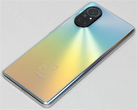 Обзор смартфона Huawei Nova 8 с AMOLED-экраном и очень быстрой зарядкой
