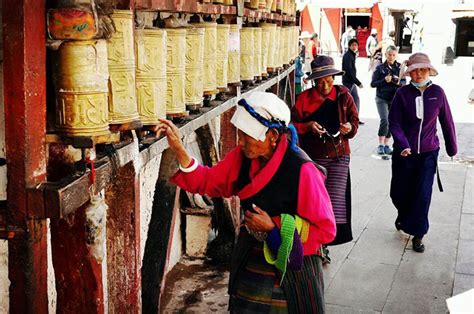 Barkhor Street Lhasa Circumambulation Shopping Center