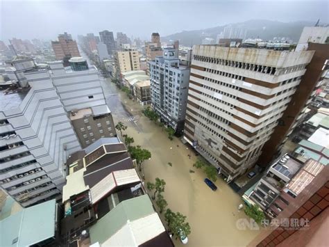 颱風凱米致高雄淹水前瞻挨批 政院：面積少退水快不用唱衰 政治 中央社 Cna