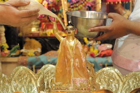 श्री गौर पूर्णिमा व होली महोत्सव में भजनों पर झूमे श्रद्धालु Holi