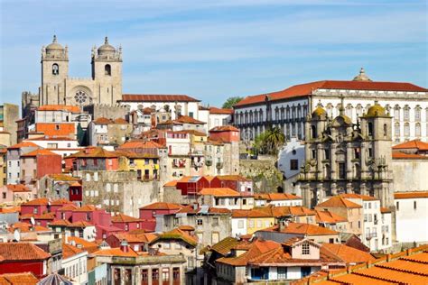 Sikten Av Den Gamla Staden Av Porto Portugal Fotografering F R