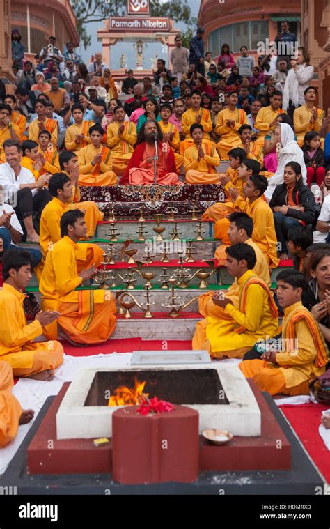 Evening Ganga Aarti Ceremony At The Parmarth Niketan Ashram In