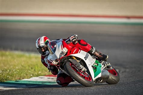 Ducati 1299 Panigale R Final Edition Takes a Bow [w/ Video]