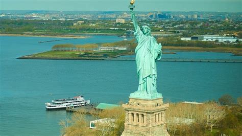 Vista Satelital De La Estatua De La Libertad Usa