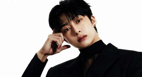 Hyungwon De Monsta X Annonce Son Service Obligatoire