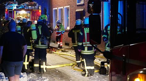 Gemeldeter Kellerbrand Blaulicht Emden