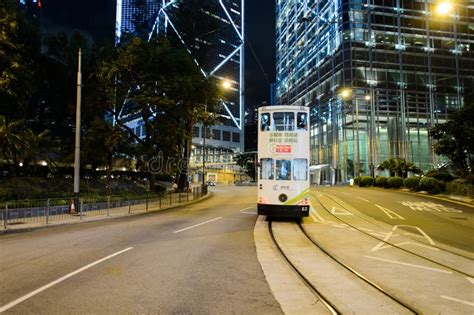 Tranvía Del Autobús De Dos Pisos En La Calle De HK Imagen editorial