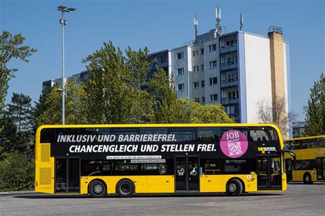 BVG Bus macht sich für Barrierefreiheit stark Barrierefreiheit