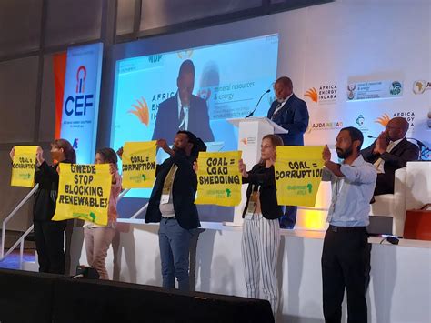 South African Anti-Coal Protesters Target Energy Minister - Bloomberg