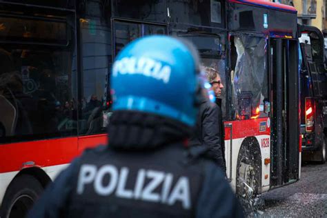 Agguato a Budapest tre tifosi feriti è successo prima di Siviglia Roma