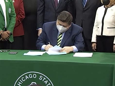 Pritzker Signs Illinois Budget With 18b In Election Year Tax Breaks