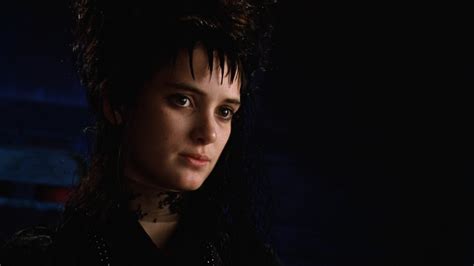 Les Photos Du Set Beetlejuice 2 Offrent Un Premier Aperçu De Winona Ryder Dans Le Rôle De Lydia