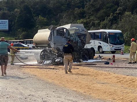 Motorista De Caminh O Tanque N O Consegue Parar A Tempo E Morre Ap S