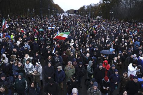 Hiljade Ljudi Na Protestima U Berlinu Protiv Antisemitizma