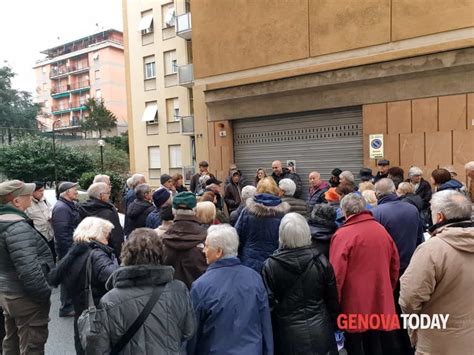 Presidio Abitanti San Teodoro Contro Chiusura Ufficio Postale