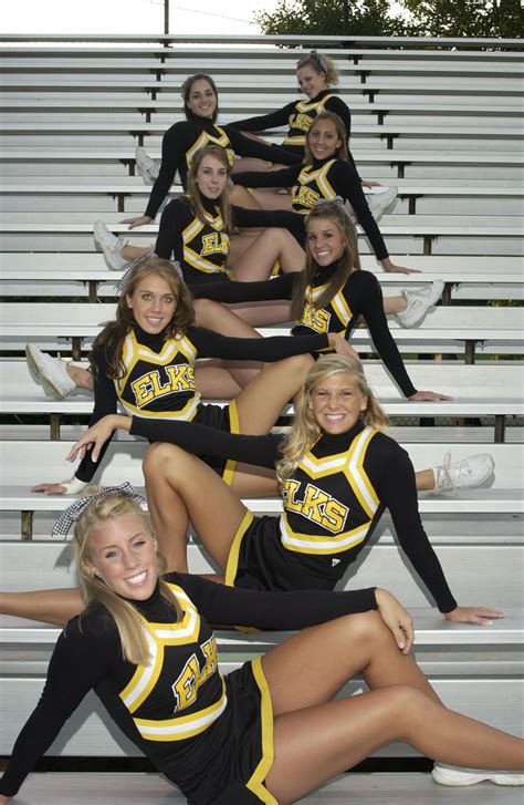 Cheer Team Cheerleading Photography School Team Pose Cheerleaders Cheerleading Poses