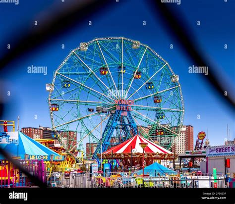 Coney Island, USA - April 28, 2022: The famous Wonder Wheel in Coney Island. The Eccentric ...