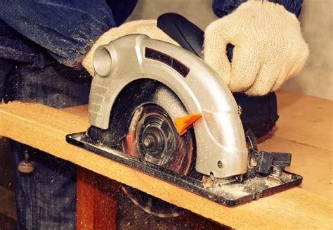 What Is The Standard Circular Saw Blade Diameter? - Toolz Geek