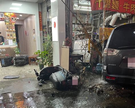 台中休旅車車駕駛疑「癲癇發作」衝進麵店 路人慘撞飛釀2傷1命危 新一代時報