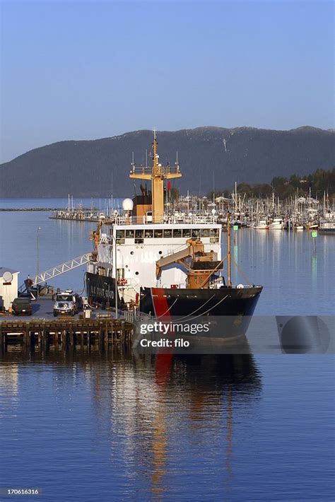 Us Coast Guard Ship High-Res Stock Photo - Getty Images