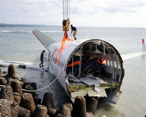 Lion Air To Resume Search For Victims Of Indonesia Crash