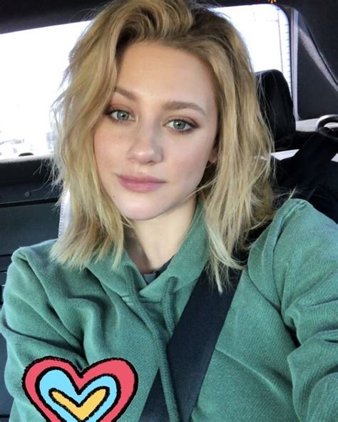 Lili Reinhart's new haircut | Hair cuts, Lili reinhart, New haircuts