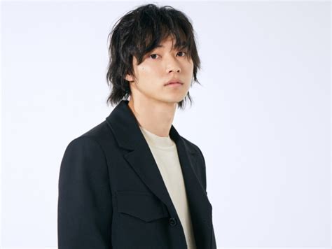 山崎賢人、俳優デビューから10年「何度も壁にぶち当たった」 1ページ目 映画 インタビュー ｜クランクイン！