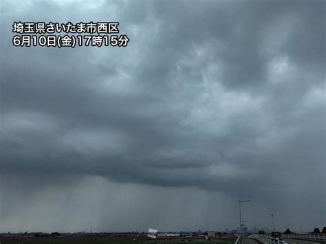 ウェザーニュース On Twitter ＜東京都心も雨の可能性＞ 夕方になって関東各地で雨雲が発生、発達しています。一部で土砂降りになっている所もあり、夜にかけて強い雨やカミナリに注意が