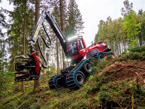 Komatsu presenterar ny skördare Skogen