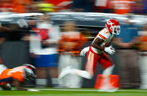 KC Chiefs need Mecole Hardman to overtake Sammy Watkins in 2020