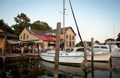 11 Incredible Waterfront Restaurants Everyone In Virginia Must Visit ...