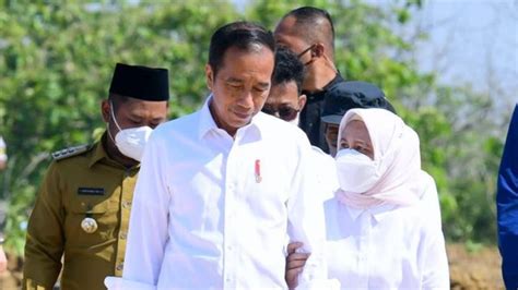 Kunker Ke Jambi Jokowi Pesan Kemeja Bikinan Siswa Smkn