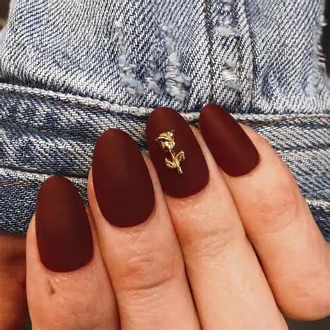 Uñas granates la manicura tendencia elegante de este otoño Mujerhoy