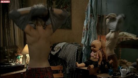 Naked Mariana Ximenes in Muito Gelo e Dois Dedos D Água