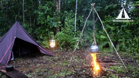 Solo Bushcraft Overnight Camping Di Tengah Hujan Deras Setup