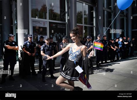 Homosexuell belgrad Fotos und Bildmaterial in hoher Auflösung Alamy