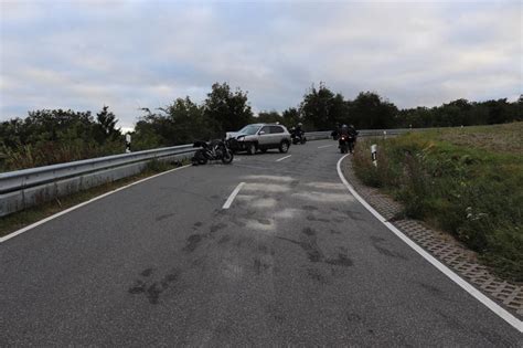 Pol Pdwil Verkehrsunfall Mit Schwer Verletztem Motorradfahrer