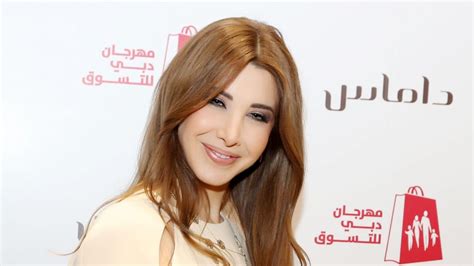 نانسي عجرم تطلق فرفشة في دبي مول هاربرز بازار