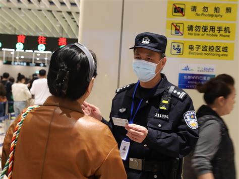 元旦我在岗丨边检民警林光辉：从警42年，站好退休前最后一班岗