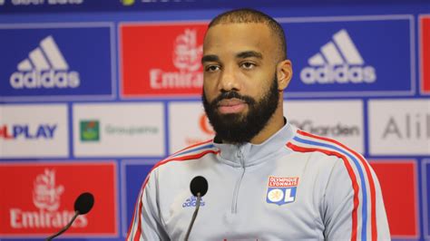 Alexandre Lacazette Avant Psg Ol Je Nai Pas Besoin De Dimanche Pour