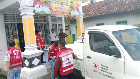 PMI Lampung Distribusikan Bantuan Ke Lokasi Bencana Banjir Di Lampung