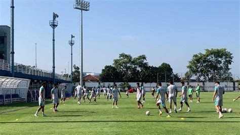 Begini Kondisi Para Pemain Persib Bandung Yang Absen Latihan Di Stadion