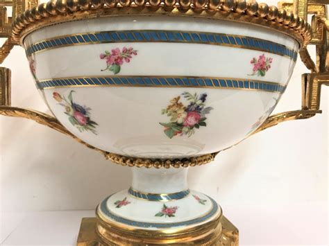 Proantic Coupe en porcelaine de Sèvres monture bronze époque Louis