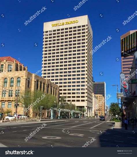 Phoenix, Az - February 8, 2016: Wells Fargo Bank Skyscraper Rising ...