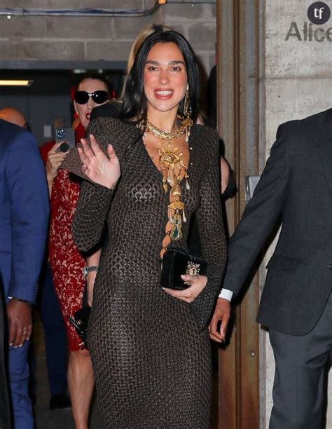 Plus Sexy Que Jamais Dua Lipa Ose La Sulfureuse Naked Dress Et Les