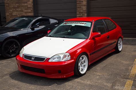 Ek Hatch Red