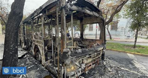 Ataque a buses en Liceo de Aplicación se hizo en nombre de estudiante