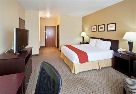 Holiday Inn Express FALLON - 2 Reviews - 55 Commercial Way, Fallon, NV ...